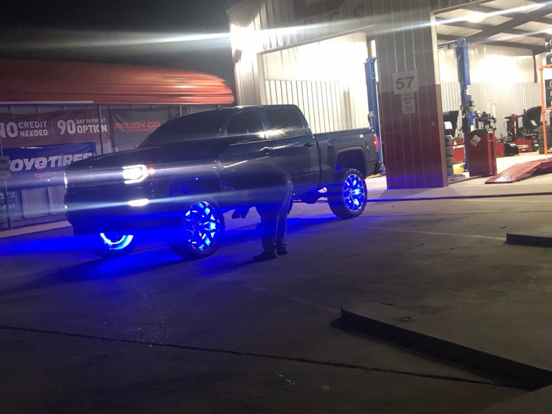 D-MAX vehicle lighting work